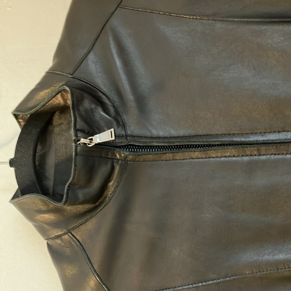 MARC New York petite, women’s, black, medium weight 100% leather jacket. PM - Picture 6 of 13